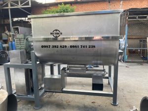 Máy trộn nằm ngang cửa xả trục vít